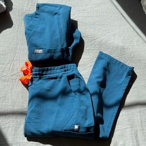 Figs Deep Reef Scrub Set with Orange Drawstring